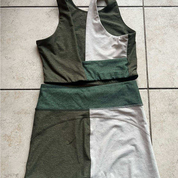 Outdoor voices Activewear set - shorts and bra - Picture 3 of 3